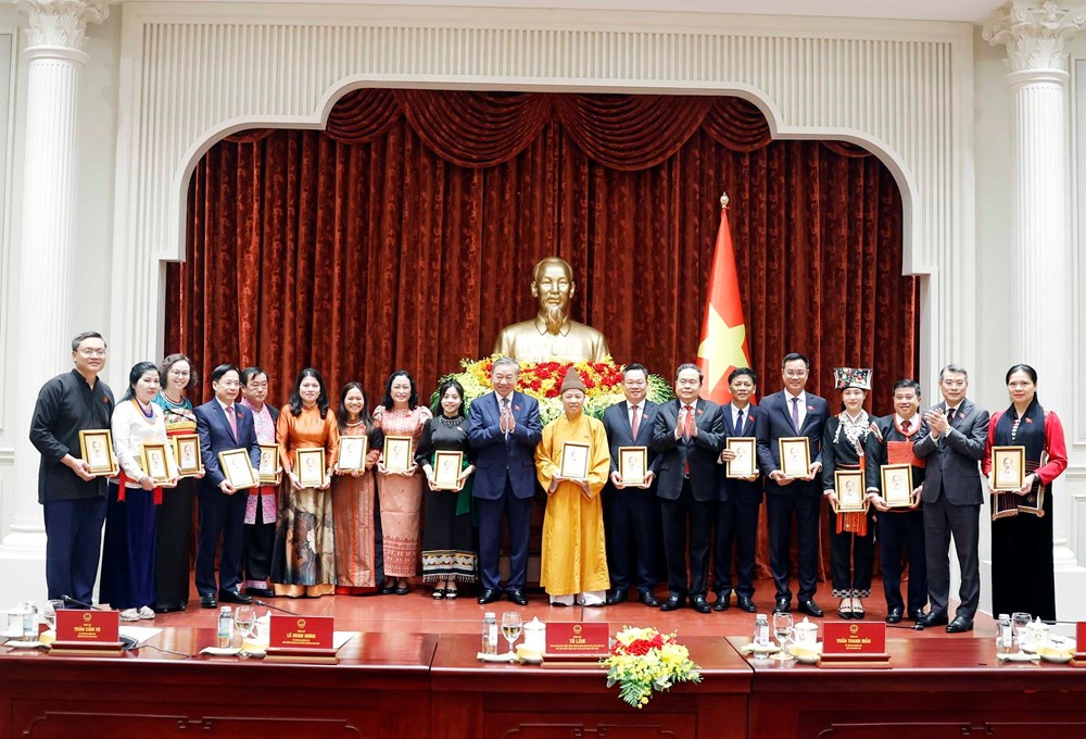 Tổng Bí thư, Chủ tịch nước Tô Lâm gặp mặt các đại biểu Quốc hội khóa XVI là người dân tộc thiểu số - ảnh 4