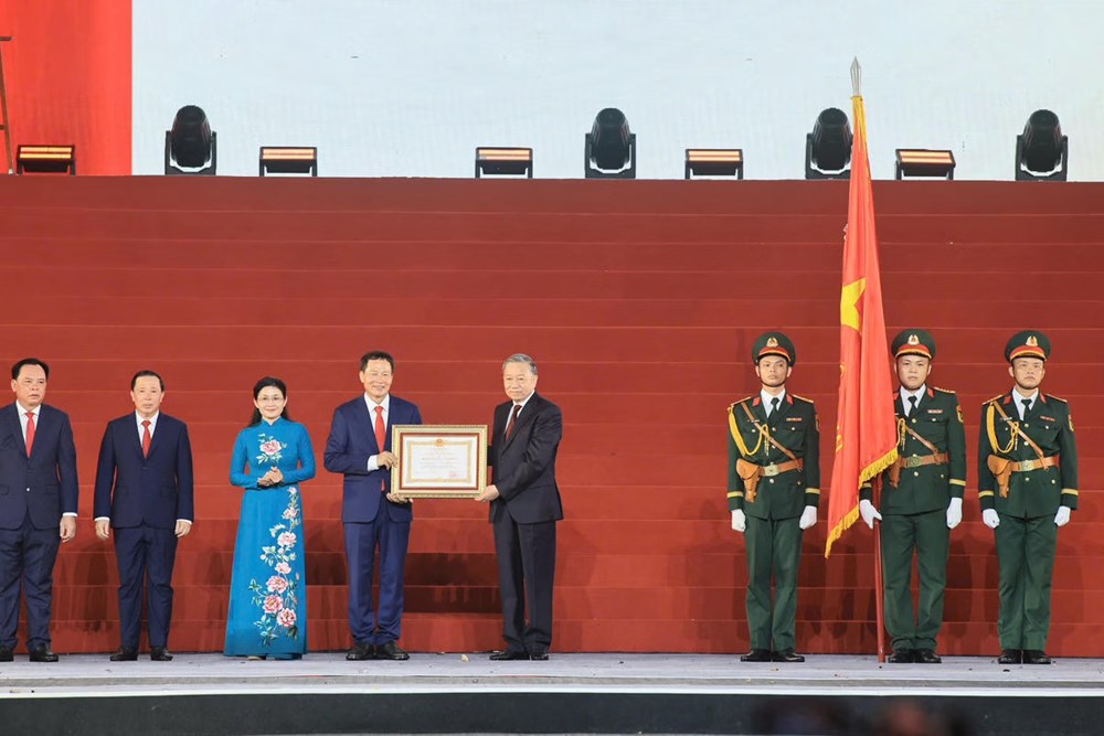Tổng Bí thư, Chủ tịch nước Tô Lâm trao Nghị quyết của Quốc hội về thành lập thành phố Đồng Nai - ảnh 3