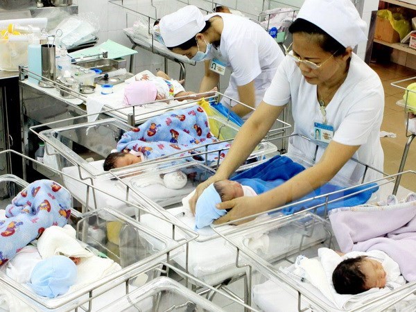 Từ 1.1.2027, phụ nữ ở tỉnh, thành phố có mức sinh dưới mức sinh thay thế được hỗ trợ tối thiểu 2 triệu đồng - ảnh 1