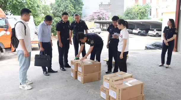  Hải Quan tạm giữ lô hàng ổ cứng trị giá hơn 3,5 tỉ đồng có dấu hiệu xâm phạm quyền sở hữu trí tuệ - ảnh 1