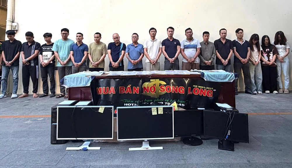  Công an khuyến cáo người dân sau vụ triệt phá đường dây núp bóng doanh nghiệp “mua bán nợ” - ảnh 2