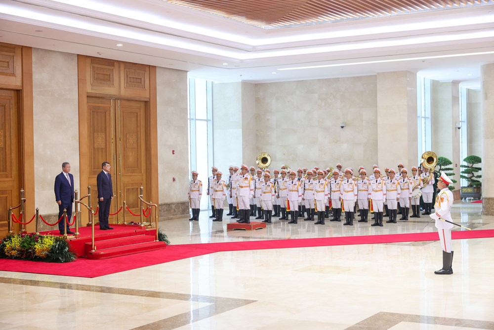 Thủ tướng Lê Minh Hưng chủ trì lễ đón chính thức Thủ tướng Campuchia - ảnh 2