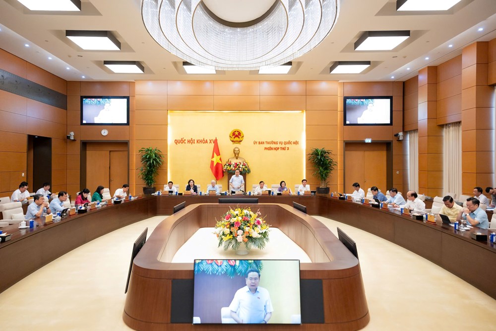 Khai mạc phiên họp thứ 3 của Ủy ban Thường vụ Quốc hội - ảnh 2