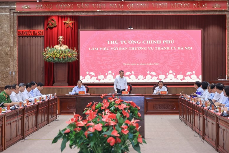 Thủ tướng: Mỗi phần trăm tăng trưởng của Hà Nội đóng góp rất quan trọng mục tiêu tăng trưởng "2 con số" của cả nước - ảnh 1