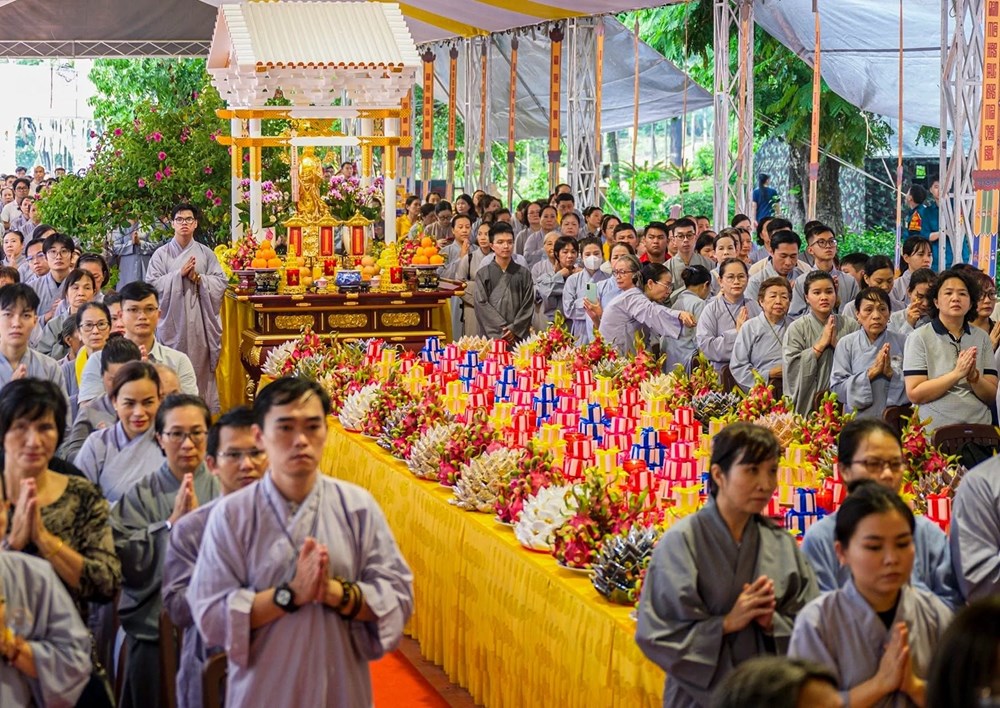 Trang nghiêm Lễ tưởng niệm, kỳ siêu liệt sĩ và đồng bào yêu nước đã hy sinh tại Công viên Lê Thị Riêng - ảnh 4