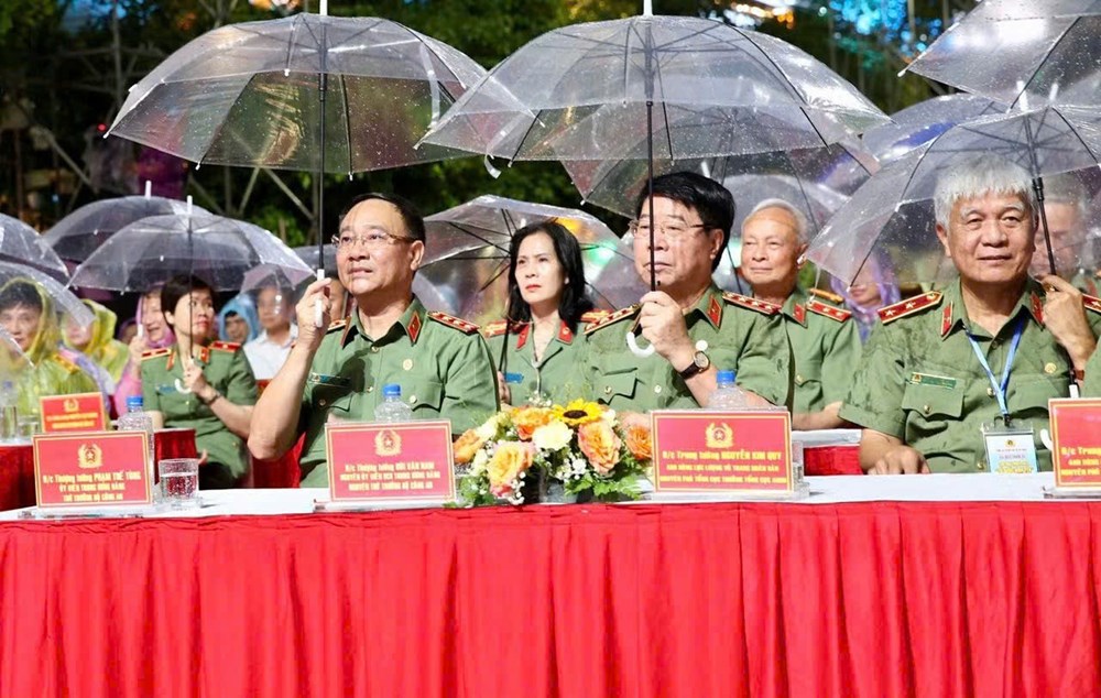 Tổ quốc bình yên: Tri ân những người anh hùng của những chiến công thầm lặng - ảnh 2