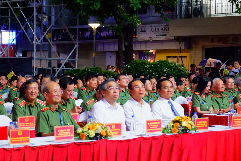 Tổ quốc bình yên: Tri ân những người anh hùng của những chiến công thầm lặng - ảnh 1