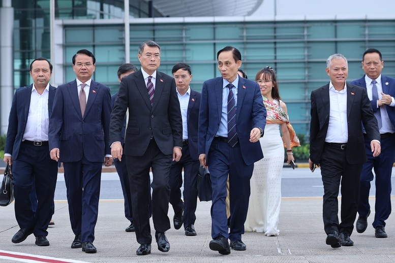 Thủ tướng Lê Minh Hưng lên đường dự Hội nghị Cấp cao kỷ niệm 35 năm quan hệ ASEAN-Nga - ảnh 2