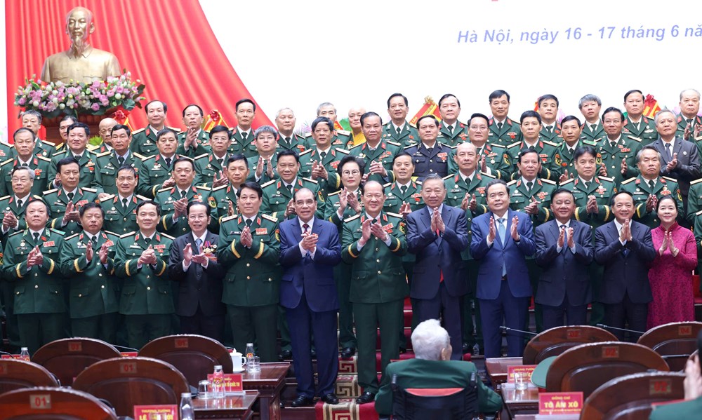 Tổng Bí thư, Chủ tịch nước Tô Lâm trao Huân chương Hồ Chí Minh tặng Hội Cựu chiến binh Việt Nam - ảnh 6