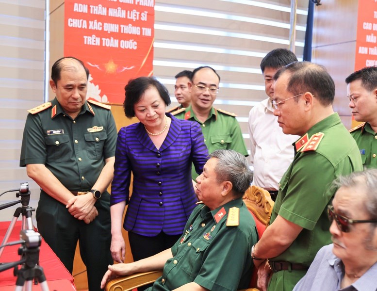 Tất cả chúng ta hãy hành động bằng trách nhiệm, lòng biết ơn và quyết tâm cao nhất đối với những người đã hy sinh vì Tổ quốc - ảnh 2