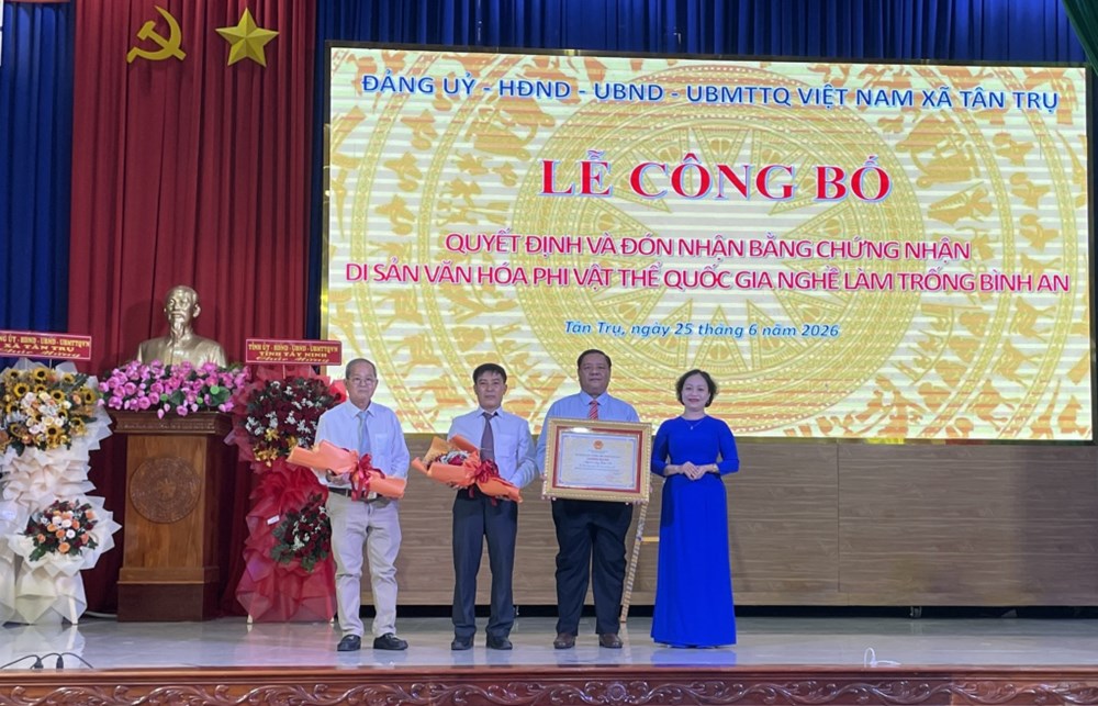 Nghề làm trống Bình An đón chứng nhận Di sản văn hóa phi vật thể quốc gia - ảnh 1