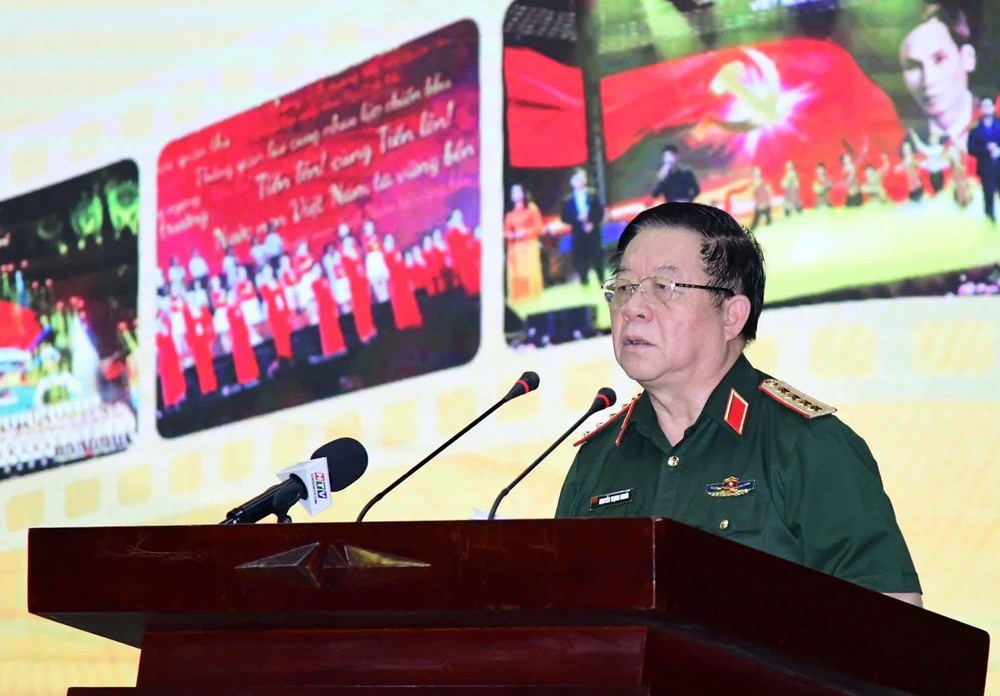 Đại tướng Nguyễn Trọng Nghĩa chủ trì gặp mặt đại biểu văn nghệ sĩ khu vực phía Nam - ảnh 2