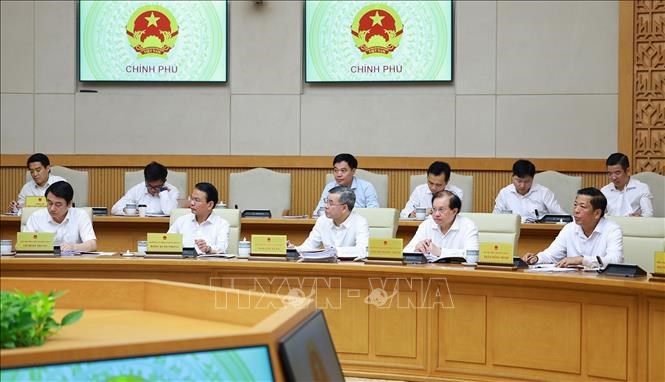 Thủ tướng: Tháo gỡ các “điểm nghẽn” để phát triển, không đẩy khó cho người dân, doanh nghiệp - ảnh 3