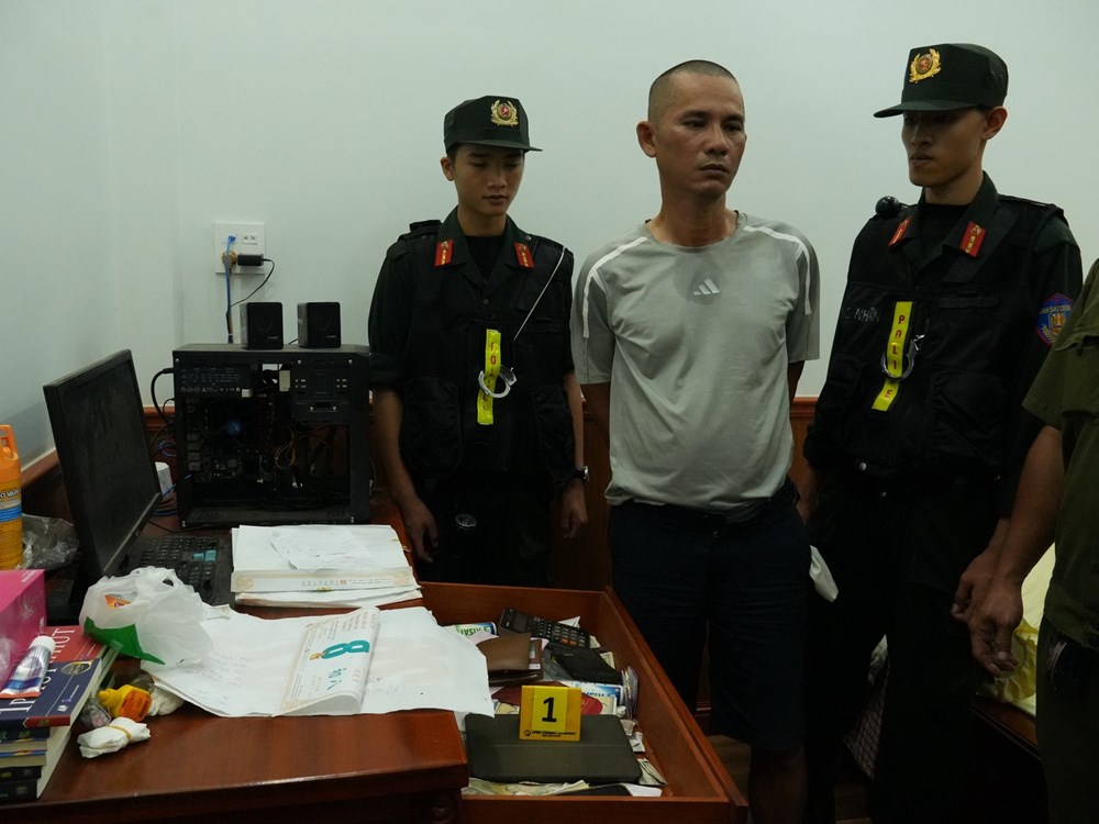 Triệt phá nhóm đối tượng hoạt động đánh bạc với số tiền hơn 1.000 tỉ đồng - ảnh 1