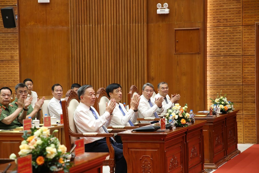 Tổng Bí thư, Chủ tịch nước Tô Lâm thăm và làm việc với Trung tâm Kỹ thuật nghiệp vụ Bộ Công an - ảnh 2