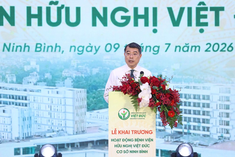 Thủ tướng: Đầu tư cho y tế không chỉ để phục vụ khám, chữa bệnh mà còn để đầu tư cho tương lai - ảnh 2