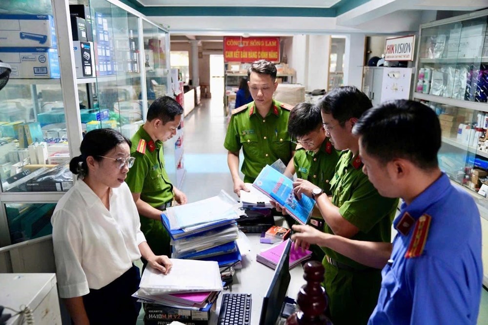 Phó Thủ tướng Thường trực biểu dương lực lượng Công an xử lý nhiều vụ án vi phạm quyền sở hữu trí tuệ với quy mô rất lớn - ảnh 1
