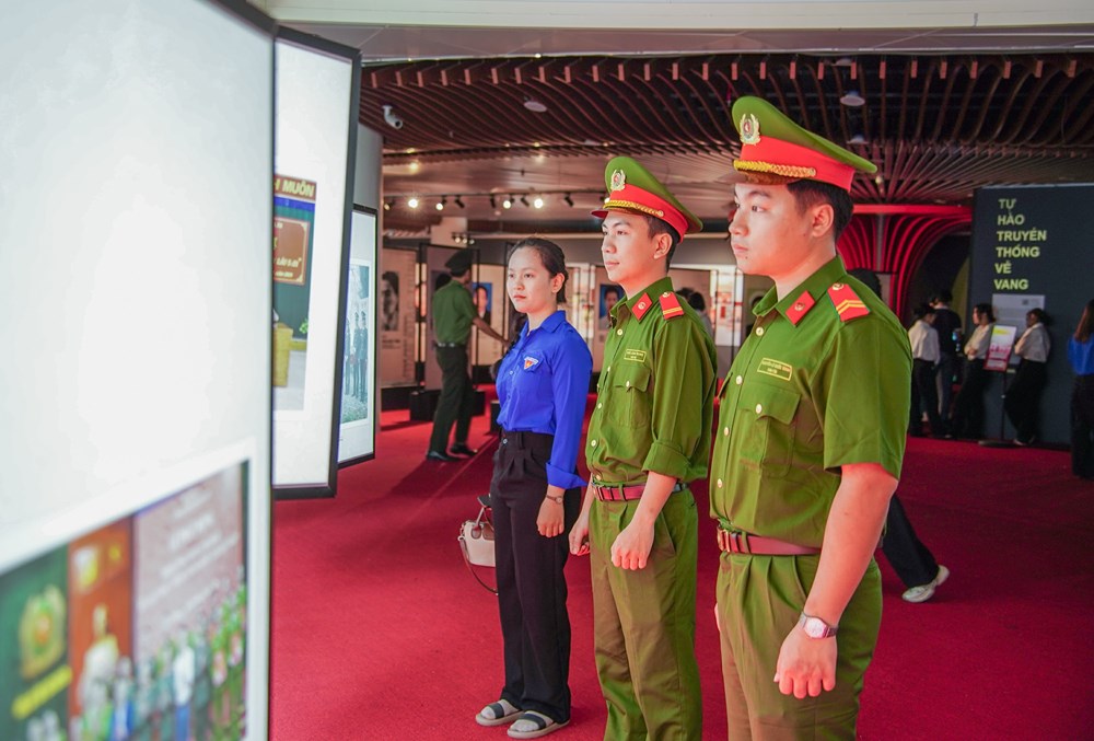 Khai mạc chuỗi sự kiện đặc sắc trong chương trình “Tổ quốc bình yên” - ảnh 4
