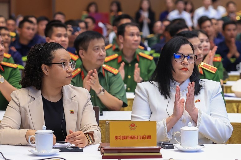 Thủ tướng dự lễ tuyên dương Đoàn công tác hỗ trợ Venezuela khắc phục hậu quả động đất - ảnh 3