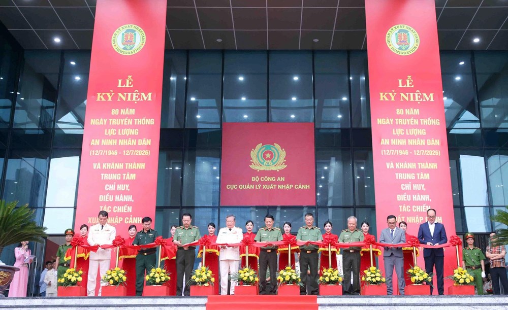 Khánh thành Trung tâm Chỉ huy, điều hành, tác chiến xuất nhập cảnh - ảnh 2
