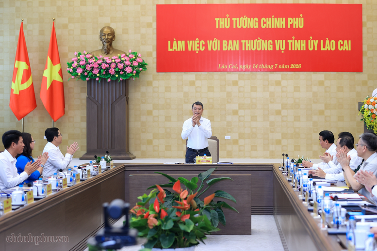 Thủ tướng: Lào Cai phải phát triển trở thành trung tâm du lịch của vùng Tây Bắc và cả nước - ảnh 1
