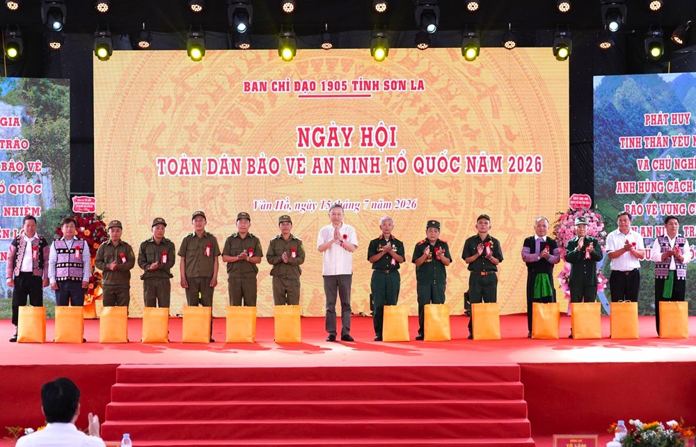 Ngày hội toàn dân bảo vệ an ninh Tổ quốc không chỉ phong trào mà trở thành việc làm thường xuyên của nhân dân - ảnh 3