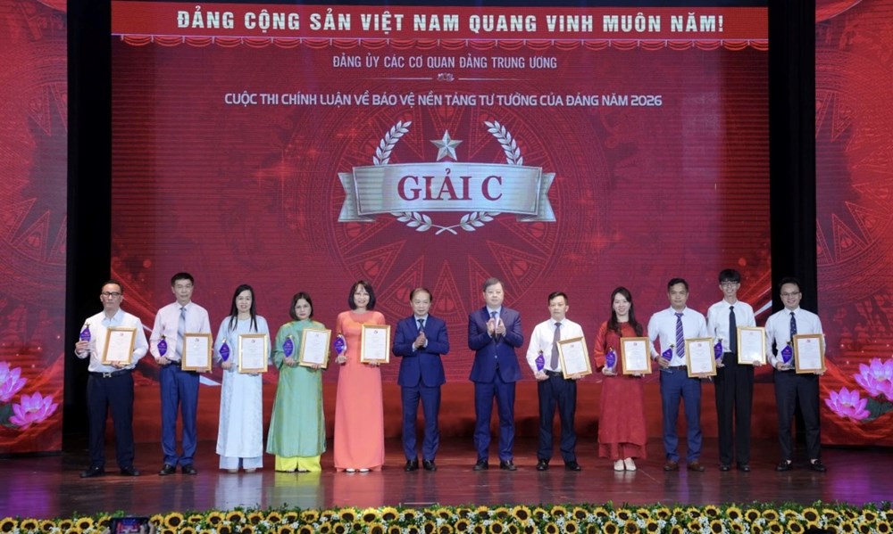 Tôn vinh 34 tác phẩm đoạt giải Cuộc thi chính luận bảo vệ nền tảng tư tưởng của Đảng - ảnh 4