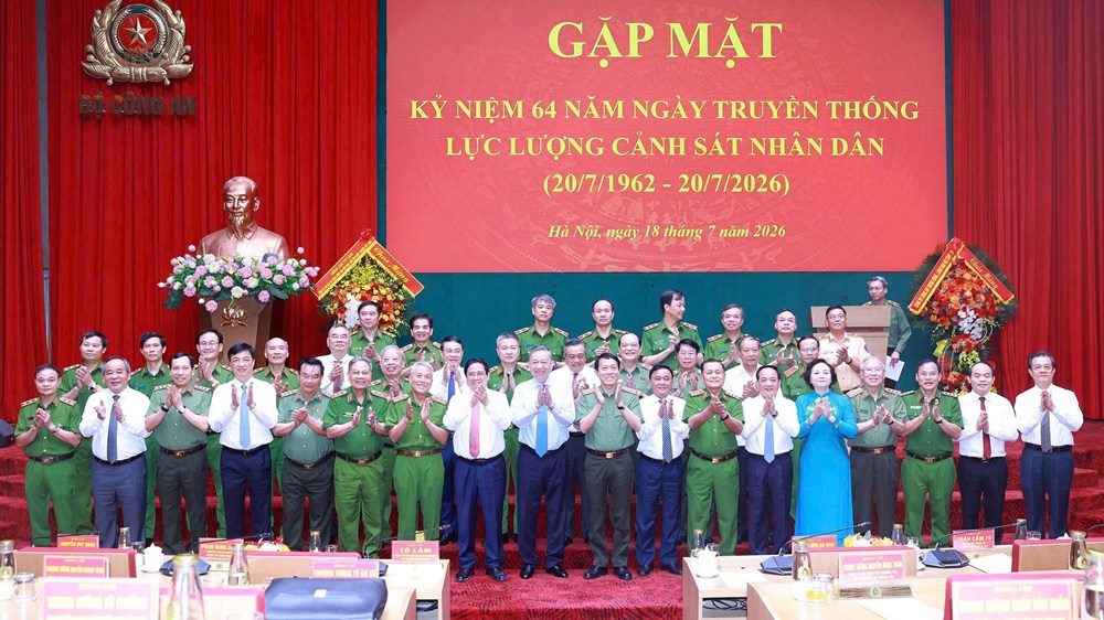Xây dựng lực lượng Cảnh sát nhân dân cách mạng, chính quy, tinh nhuệ, hiện đại, đáp ứng yêu cầu, nhiệm vụ trong tình hình mới - ảnh 6