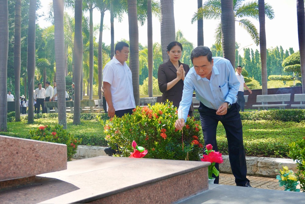 Chủ tịch Quốc hội Trần Thanh Mẫn tri ân người có công với cách mạng tại TP.HCM - ảnh 2