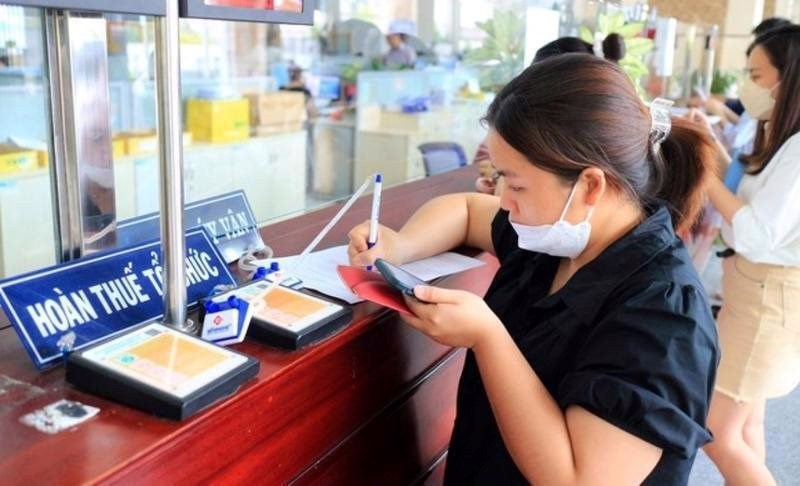 Từ ngày 21.7, thông đồng, bao che người nộp thuế nhằm ngăn cản cơ quan thuế xác minh thông tin bị phạt tới 100 triệu đồng - ảnh 1