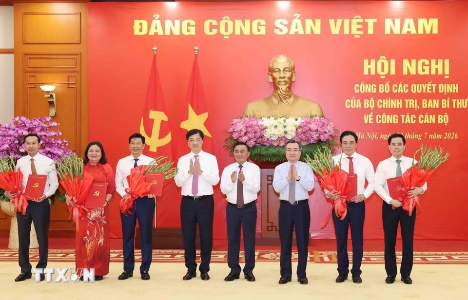 Bộ Chính trị, Ban Bí thư công bố các quyết định về công tác cán bộ - ảnh 3