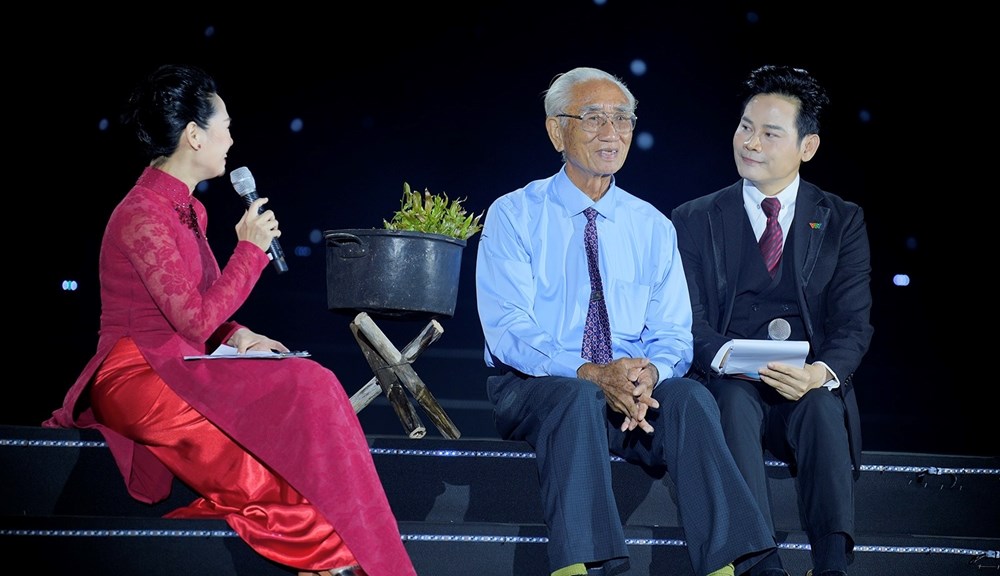 Chương trình chính luận nghệ thuật “Giữ trọn lời thề” tri ân các thế hệ Công an nhân dân miền Nam - ảnh 3