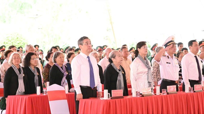 Tri ân các Anh hùng liệt sĩ và đồng bào yêu nước tại Côn Đảo - ảnh 2