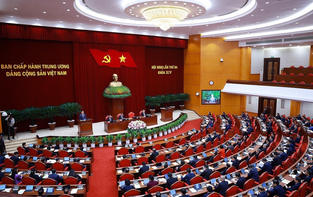 Trung ương ban hành Quy định mới về 19 điều đảng viên không được làm - ảnh 1