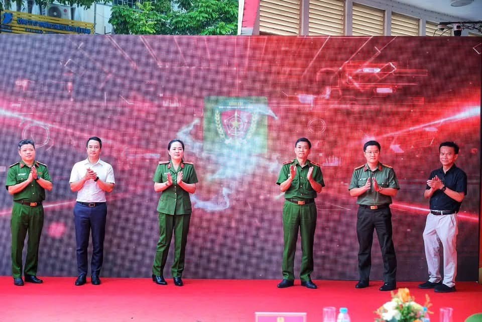 Mô hình Kiosk “Trạm Cảnh sát thông minh” đầu tiên trên cả nước có gì đặc biệt? - ảnh 2