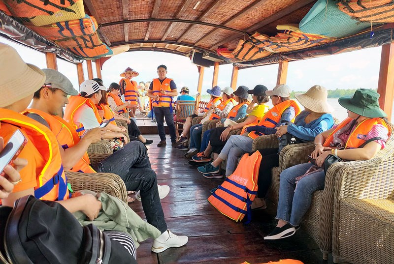  Bộ VHTTDL: Kiên quyết xử lý đối với tổ chức, cá nhân cố tình đưa khách vào khu vực đã được cảnh báo nguy hiểm - ảnh 1
