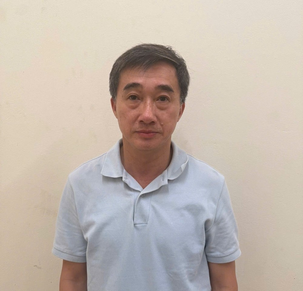 Thủ tướng Chính phủ tạm đình chỉ công tác đối với Thứ trưởng Bộ Y tế Trần Văn Thuấn - ảnh 1
