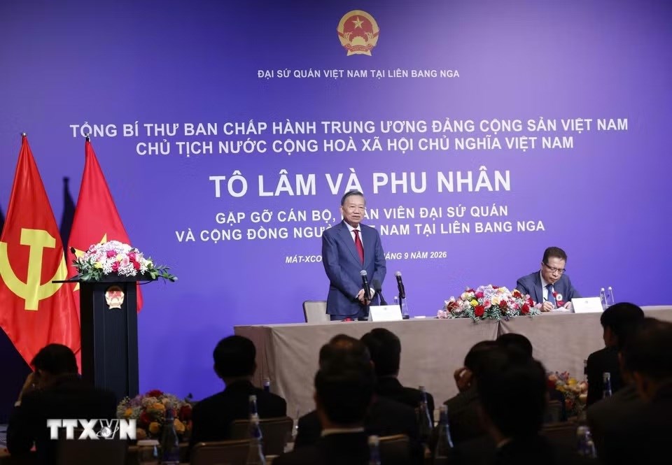 Tổng Bí thư, Chủ tịch nước Tô Lâm gặp gỡ cán bộ, nhân viên Đại sứ quán và cộng đồng người Việt Nam tại Liên bang Nga - ảnh 1