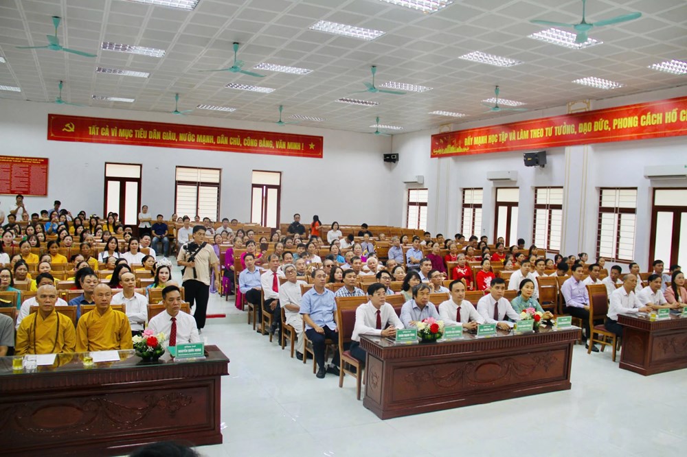  “Bộ tranh khắc ma nhai 18 vị La Hán, Động Liên Hoa, chùa Phong Phú” đón Bằng công nhận Bảo vật quốc gia - ảnh 2