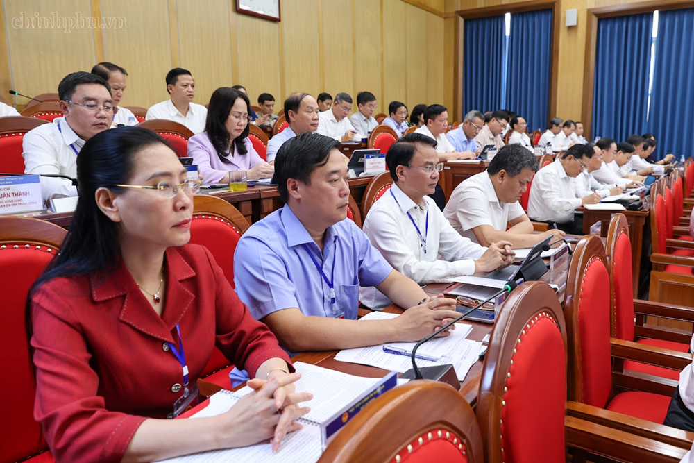 Thủ tướng: Chính phủ sẽ tập trung triển khai các giải pháp nâng cao đồng bộ 7 yếu tố năng lực - ảnh 2