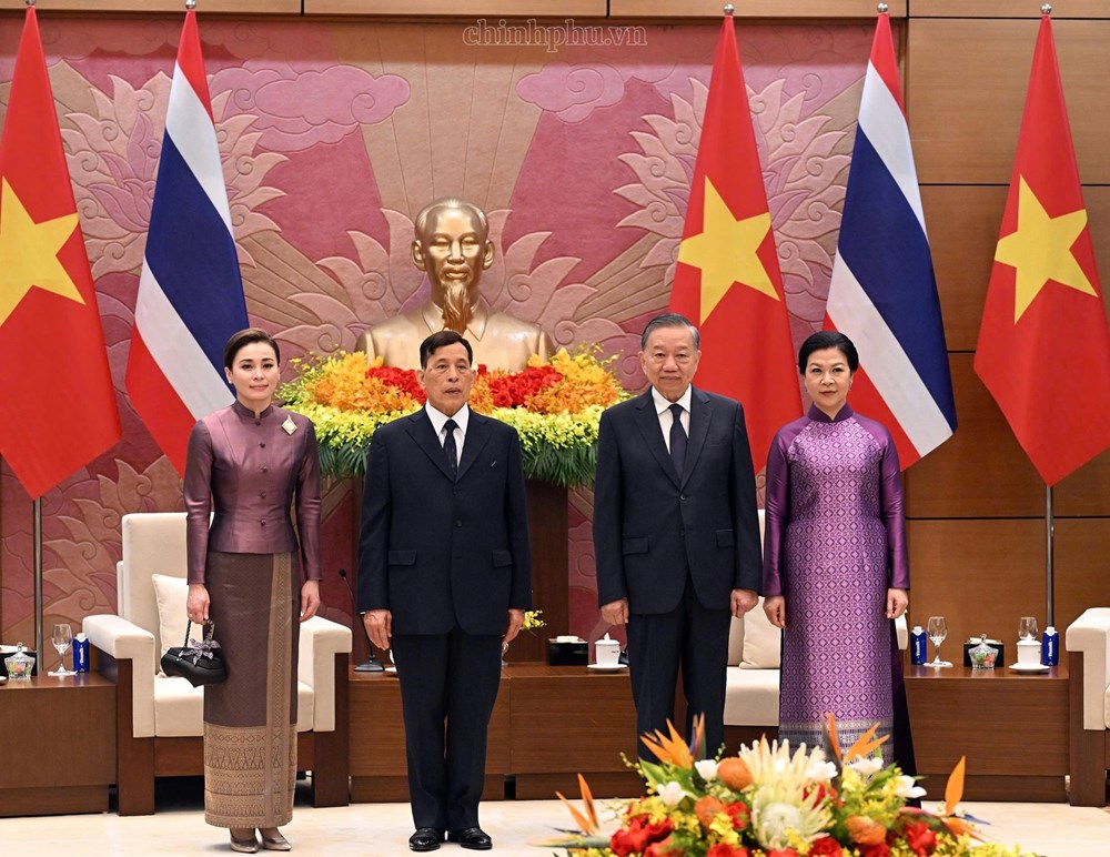 Hiếm khi ba dấu mốc cùng hội tụ trong một chuyến thăm - ảnh 1