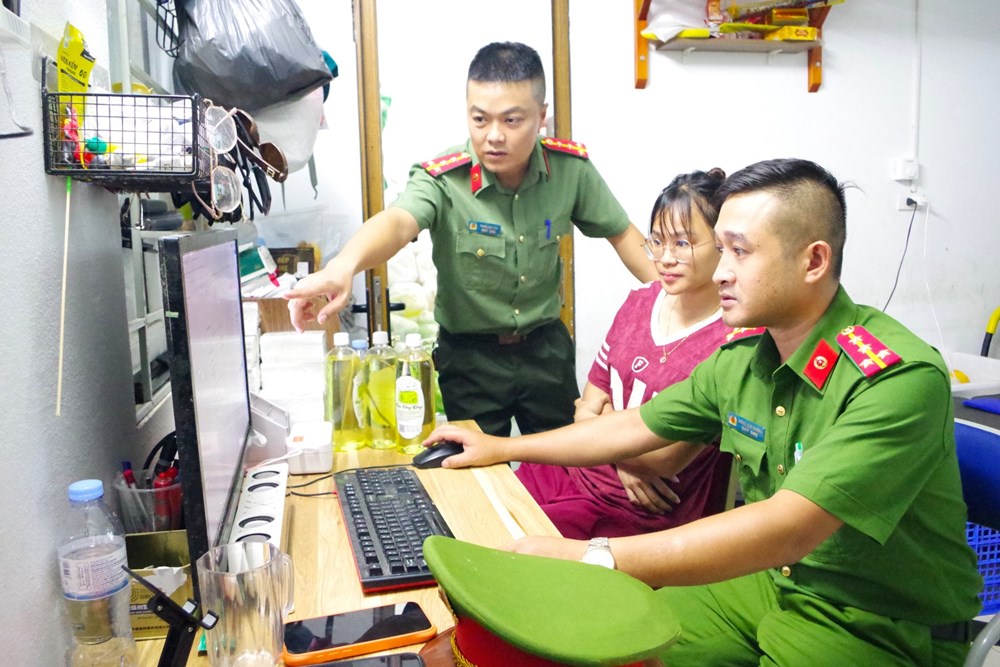 Mua rượu trôi nổi trên không gian mạng, gắn mác 'đặc sản' bán trên TikTok - ảnh 1