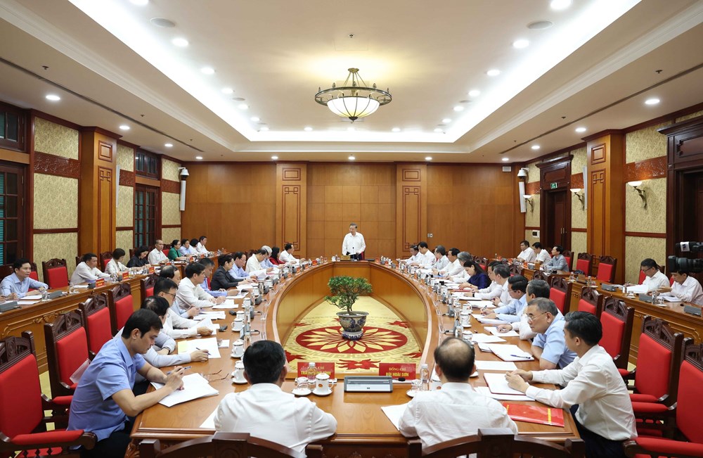 Hiệu quả công tác tư tưởng phải được đo bằng chuyển biến thực tế trong nhận thức và tâm trạng nhân dân - ảnh 2