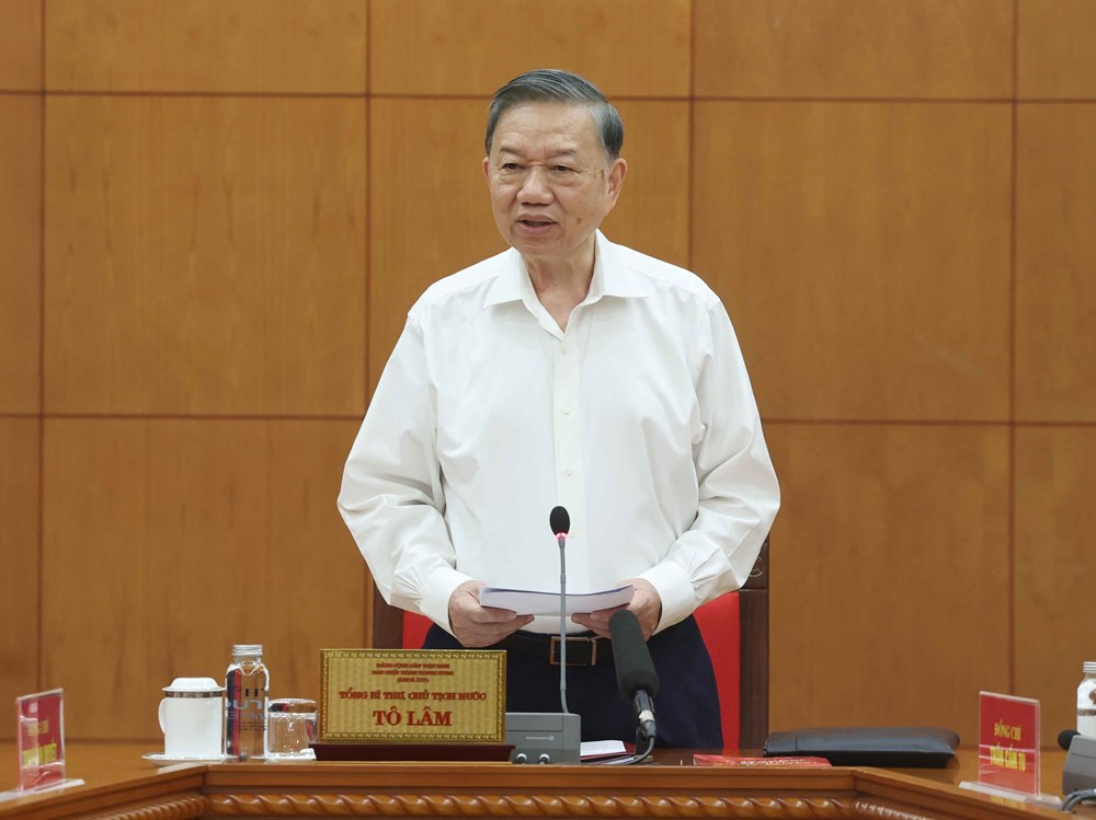 Hiệu quả công tác tư tưởng phải được đo bằng chuyển biến thực tế trong nhận thức và tâm trạng nhân dân - ảnh 1