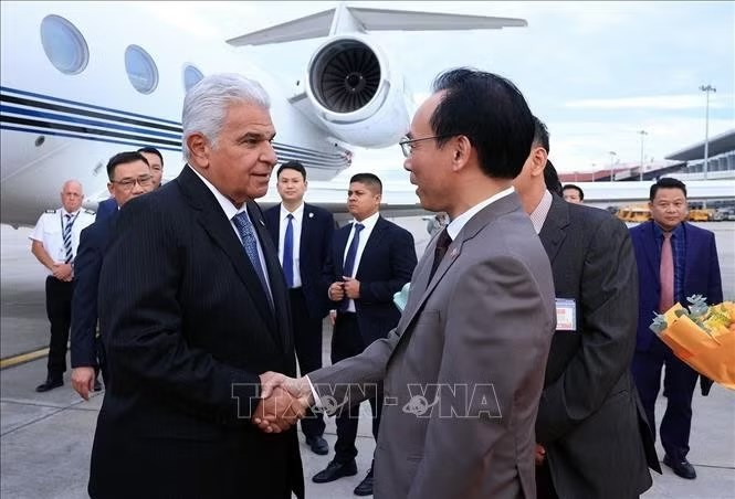 Tổng thống Cộng hòa Panama và phu nhân bắt đầu thăm chính thức Việt Nam - ảnh 1