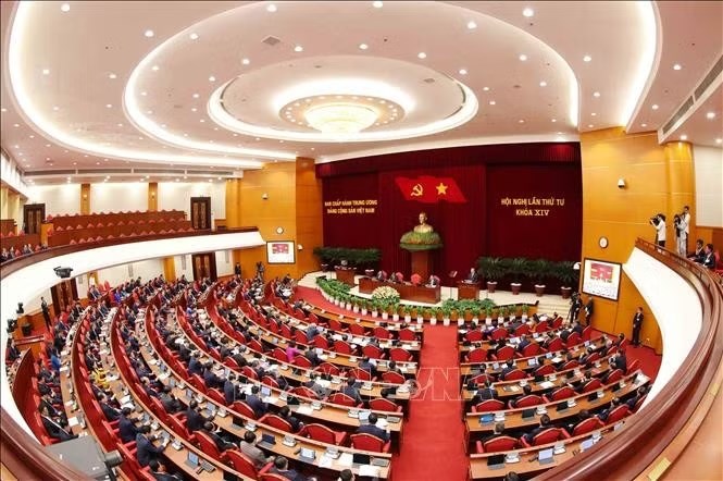 Ngày làm việc thứ hai, Trung ương thảo luận nhiều nội dung quan trọng  - ảnh 1