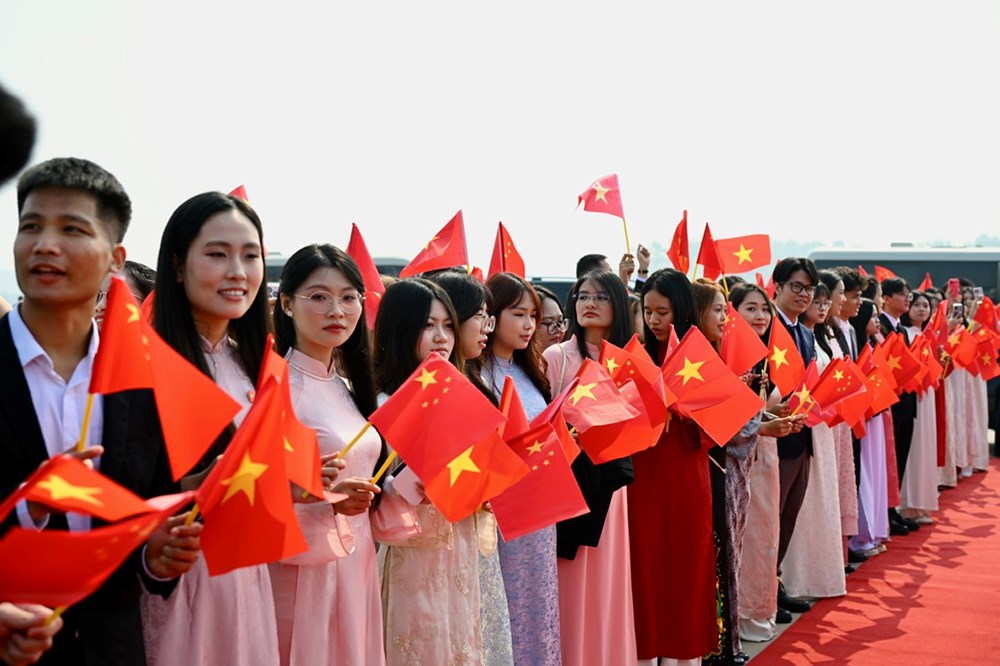 Chủ tịch Quốc hội Trần Thanh Mẫn tới thủ đô Bắc Kinh, bắt đầu chuyến thăm chính thức Trung Quốc   - ảnh 2