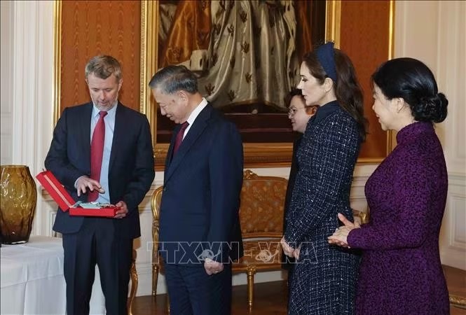 Tổng Bí thư, Chủ tịch nước Tô Lâm nhận Huân chương cao quý của Vương quốc Đan Mạch - ảnh 2