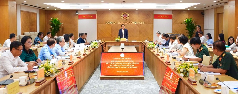 Công nghệ mới BUSADCO bảo vệ bờ hồ Hoàn Kiếm - Di tích quốc gia đặc biệt được đề nghị xét tặng Giải thưởng Hồ Chí Minh - ảnh 1