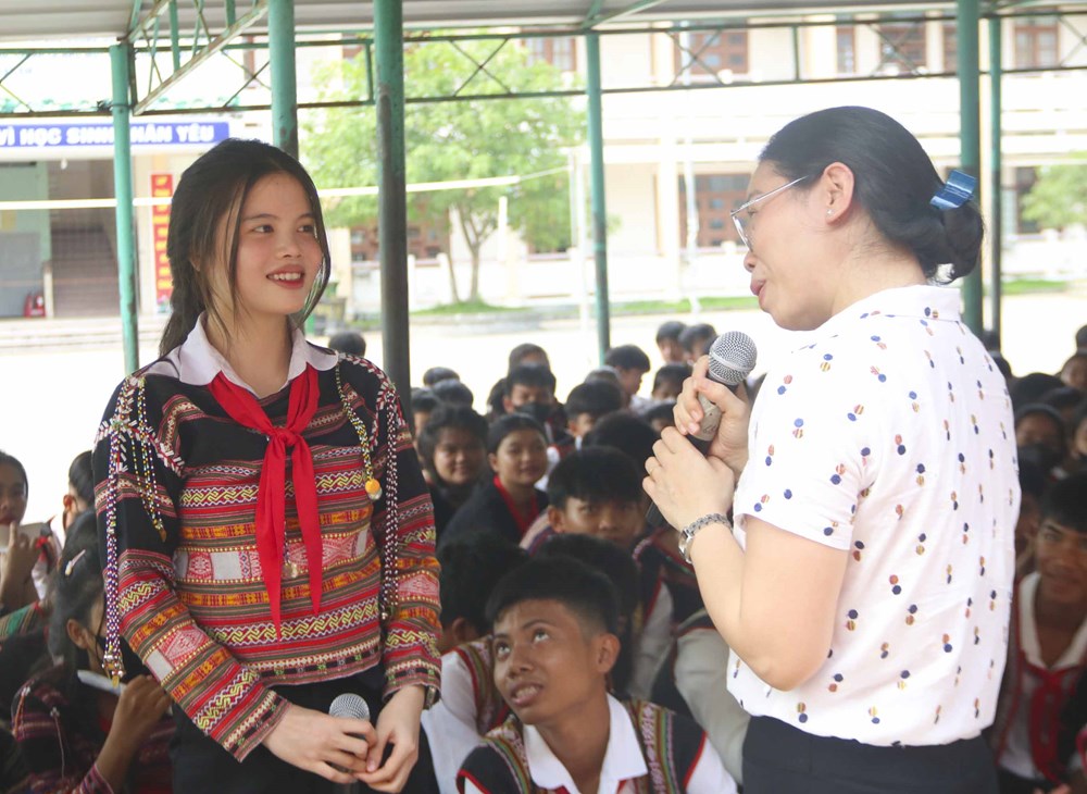 Đưa vấn đề tảo hôn và hôn nhân cận huyết thống đến với học sinh vùng DTTS - ảnh 2